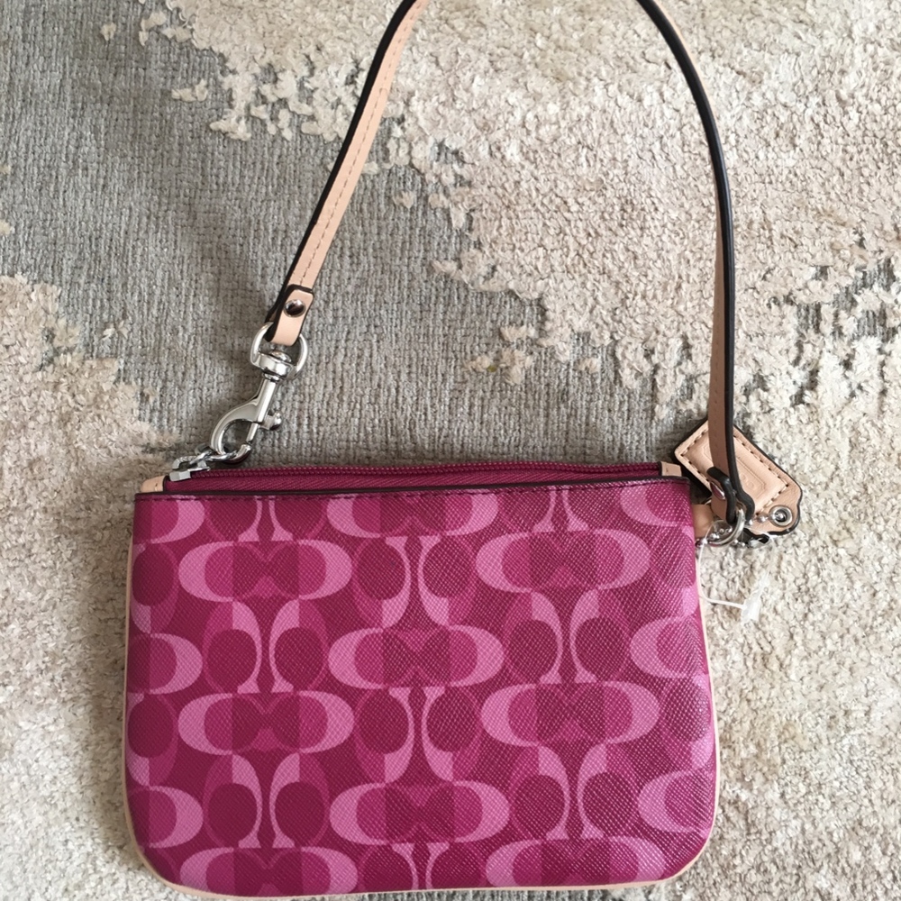 authentic Coach wristlet Pink c logo - Picture 3 of 6